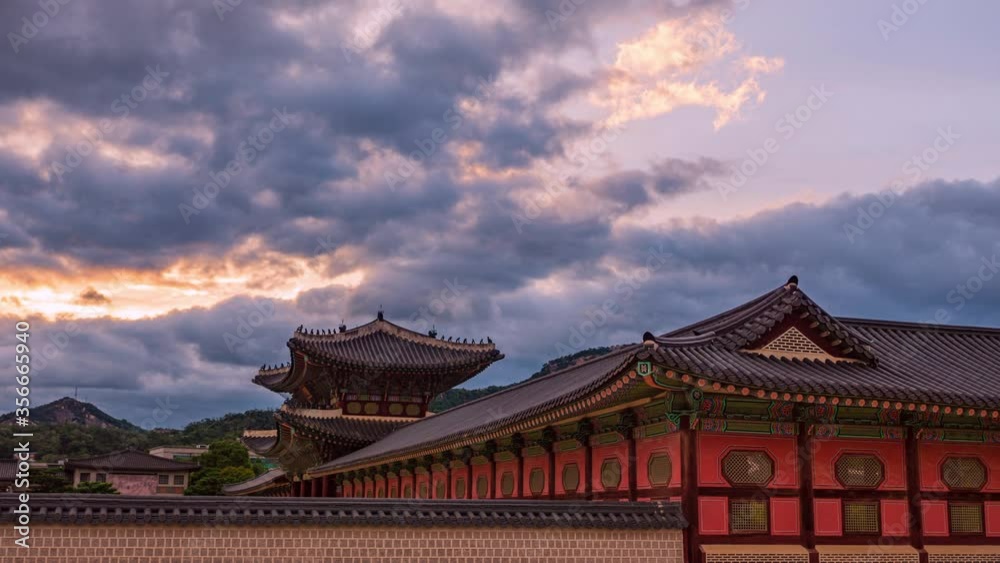 Time lapse Sunset at Gyeongbokgung Palace in Seoul South Korea Time lapse Sunset at Gyeongbokgung Palace in Seoul South Korea