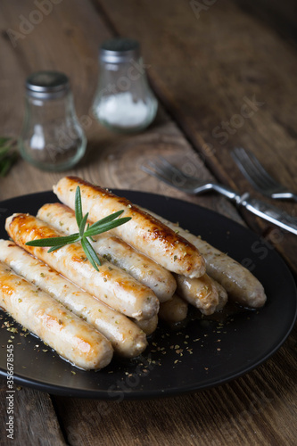 Grilled turkey sausages with rosemary