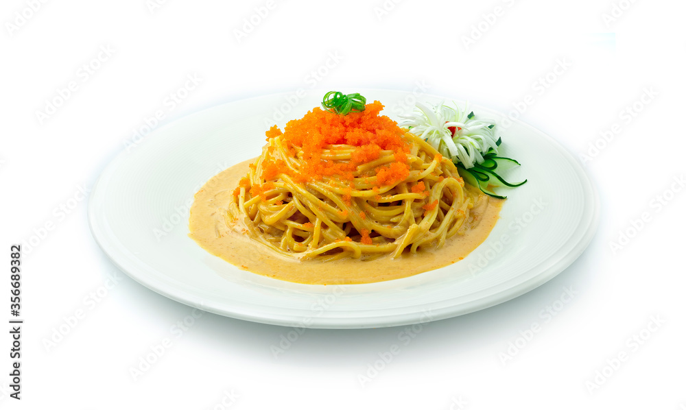 Spaghetti Cream Sauce with Tobiko Shrimp Roe