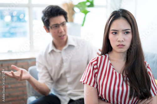 Family problems, Divorce problems, Unhappy Asian Couples, Both of them quarrel violently.