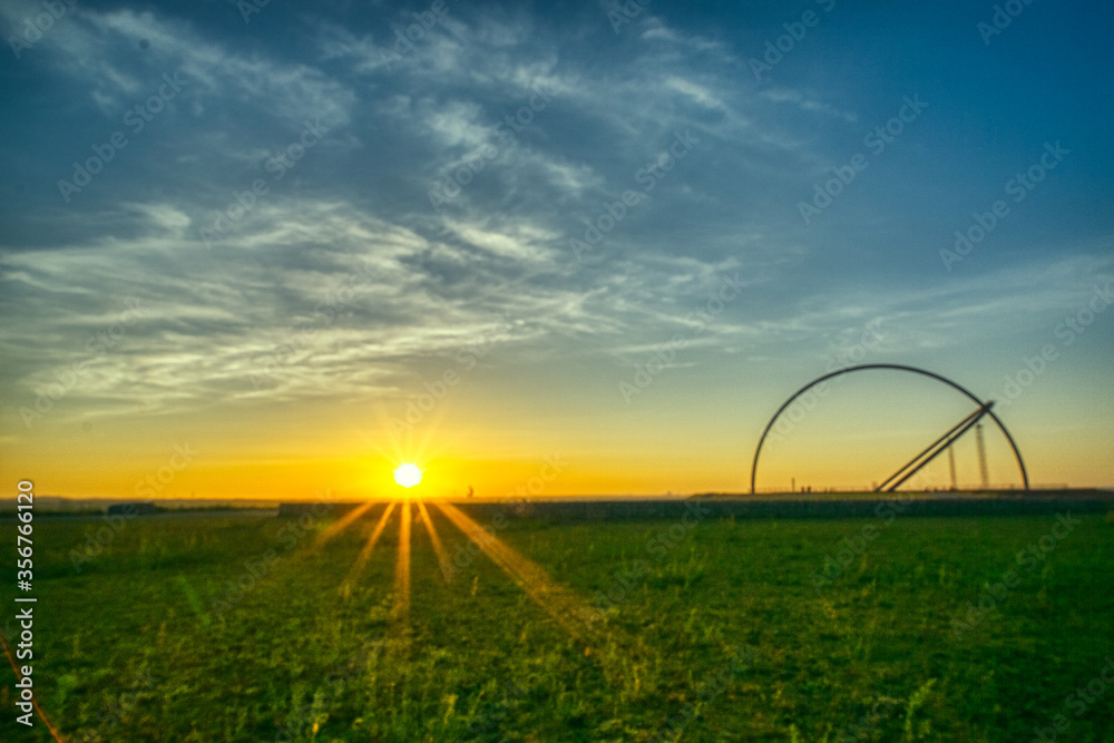 Halde Hoheward mit Sonnenstrahlen