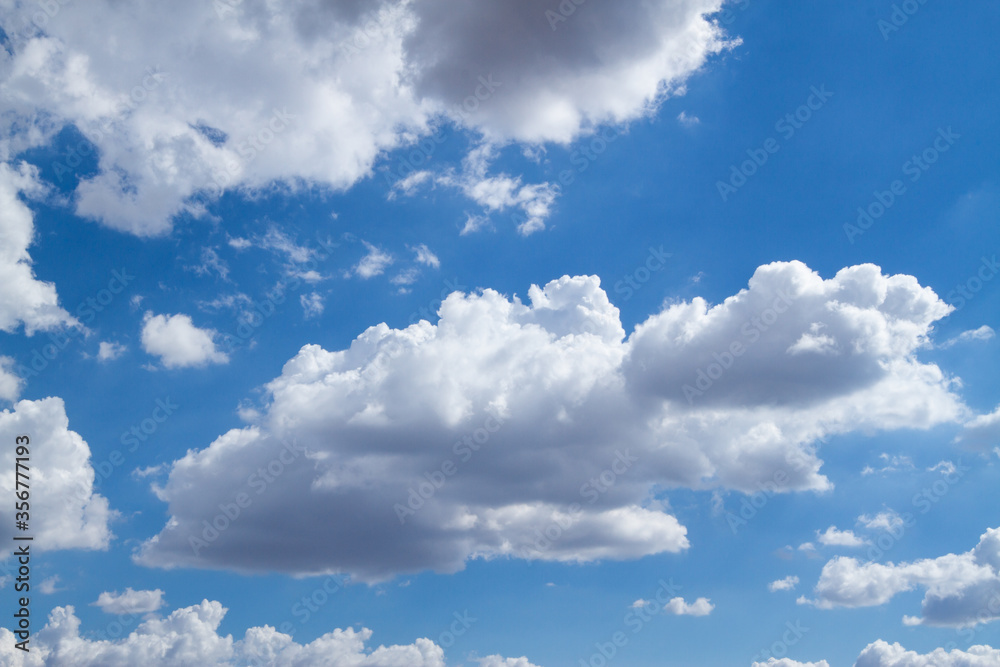 Obraz premium Céu azul com nuvens