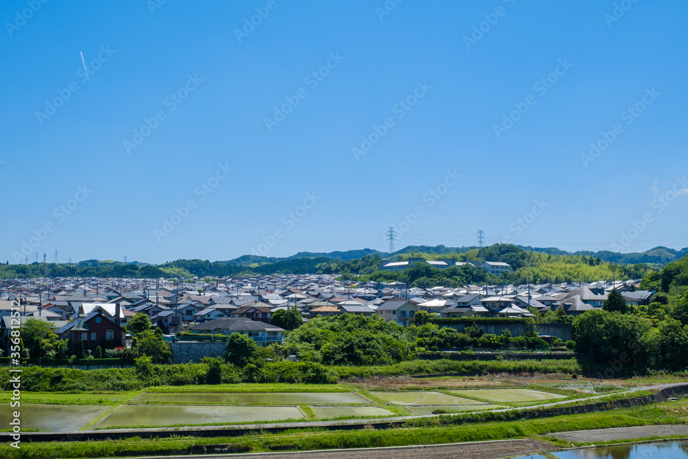 青空と住宅地　住宅街　コピースペース