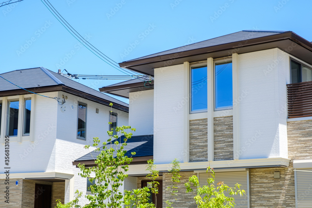 Obraz premium 青空とモデルハウス 住宅イメージ 新興住宅地