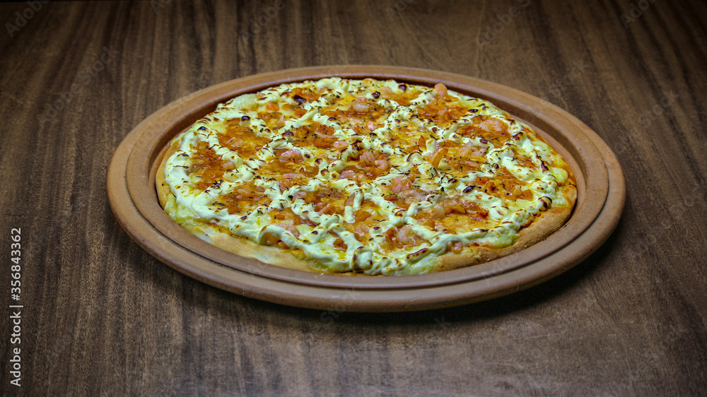 Pizza de Frango com Catupiry ou Requeijão Pizza de Frango com Catupiry ou Requeijão