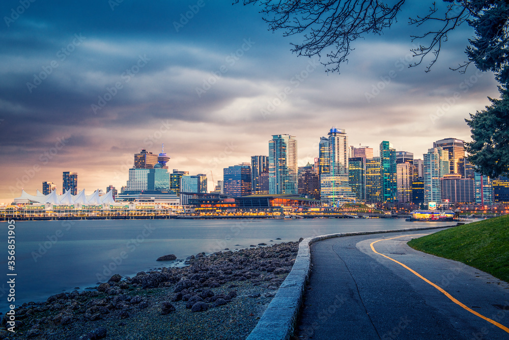 Fototapeta premium Downtown Vancouver BC - view from Stanley Park