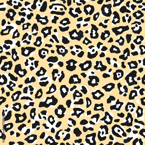 PriLeopard print, seamless pattern. Skin of cheetah, leopard. Fashionable fabric, elegant animal background. Exotic wild animal spots. Vector texturent