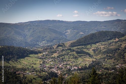 traumhafte Landschaft in den Bergen von Rum  nien