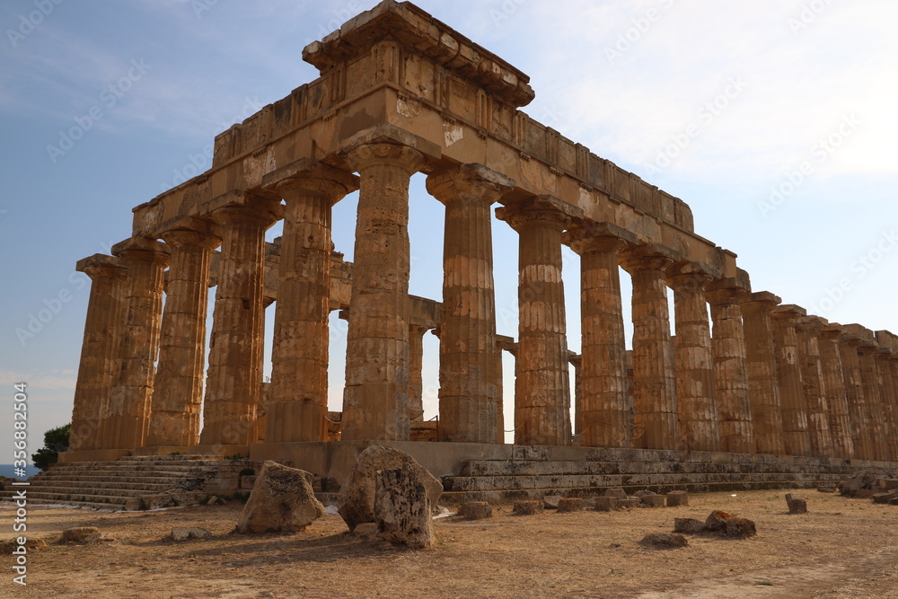 Obraz premium paysage en Sicile temple Calatafimi Segesta Italie