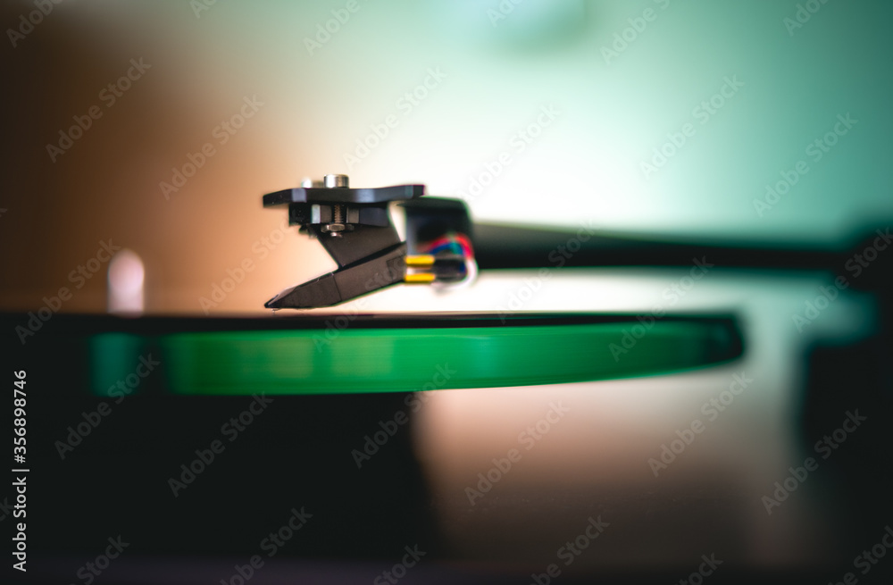 glass turntable and stylus