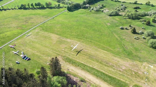 Segelflugzeug Landung | Landung von Segelfliegern ASK21, Ka8 und LS4  photo