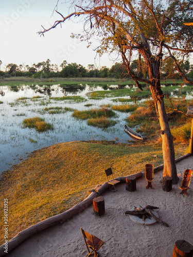 Okavango Delta Tour mit dem Mokoro Holzboot