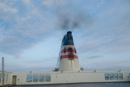 船の煙突