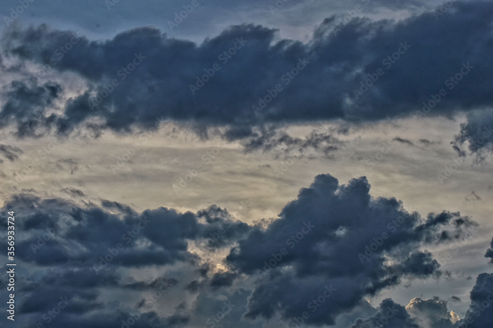 Obraz premium clouds over the mountains