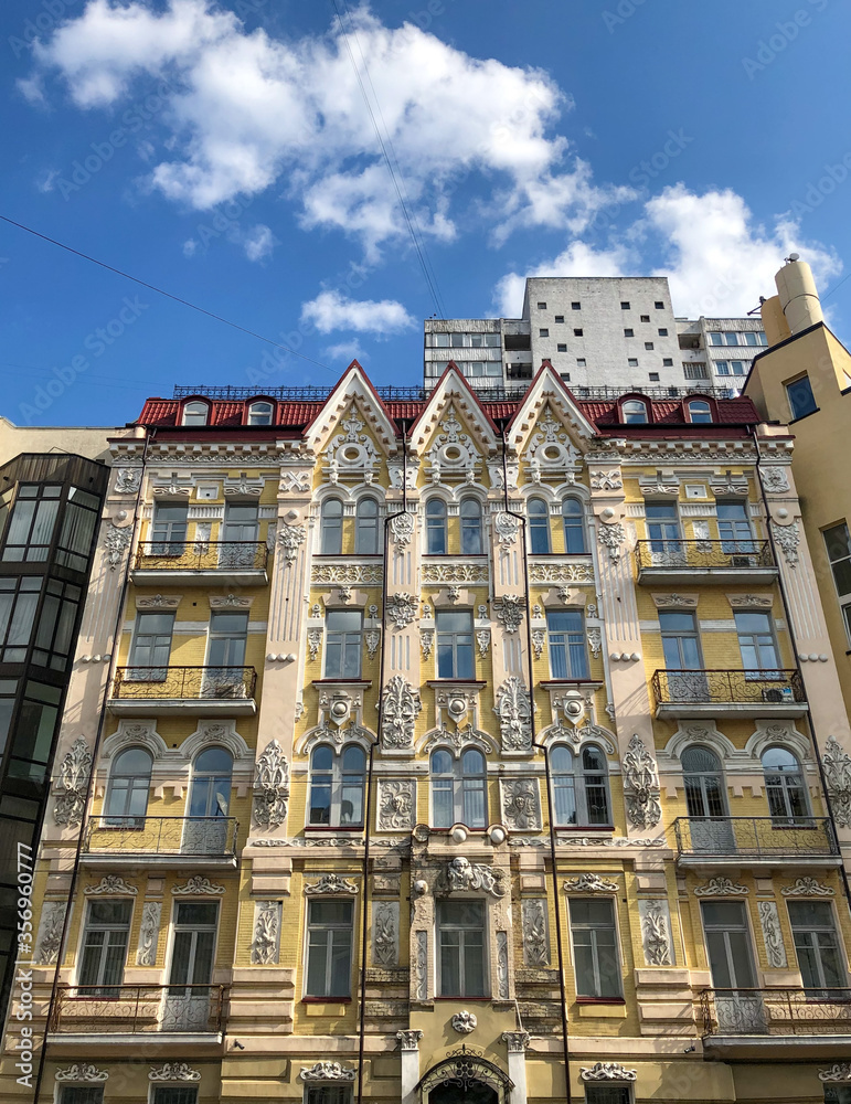 Obraz premium old town hall in warsaw poland