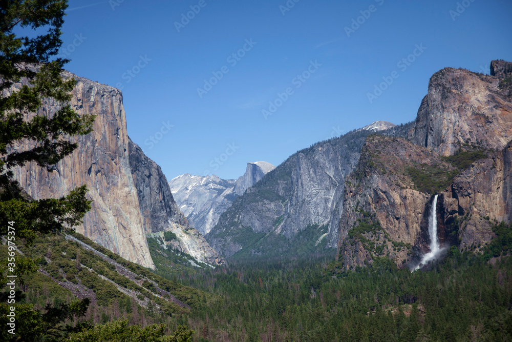 Amazing mountanis landscape at Yosemite Valley in Yosemite National Park, California.