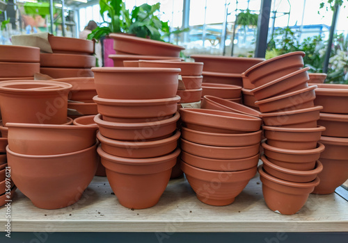 Flower pot for growing plants in artificial conditions © Yuliia