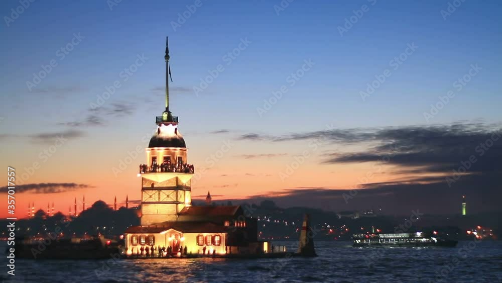 Istanbul Maiden Tower from the east in sunset. In the distance are such landmarks as Blue Mosque, Hagia Sophia and Topkapi Palace
Istanbul Maiden Tower from the east in sunset. In the distance are such landmarks as Blue Mosque, Hagia Sophia and Topkapi Palace