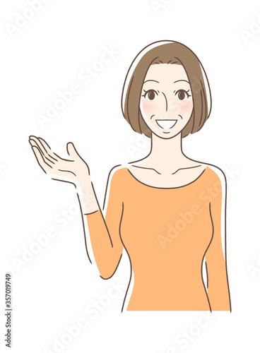 笑顔で手を差し出す正面向きの女性