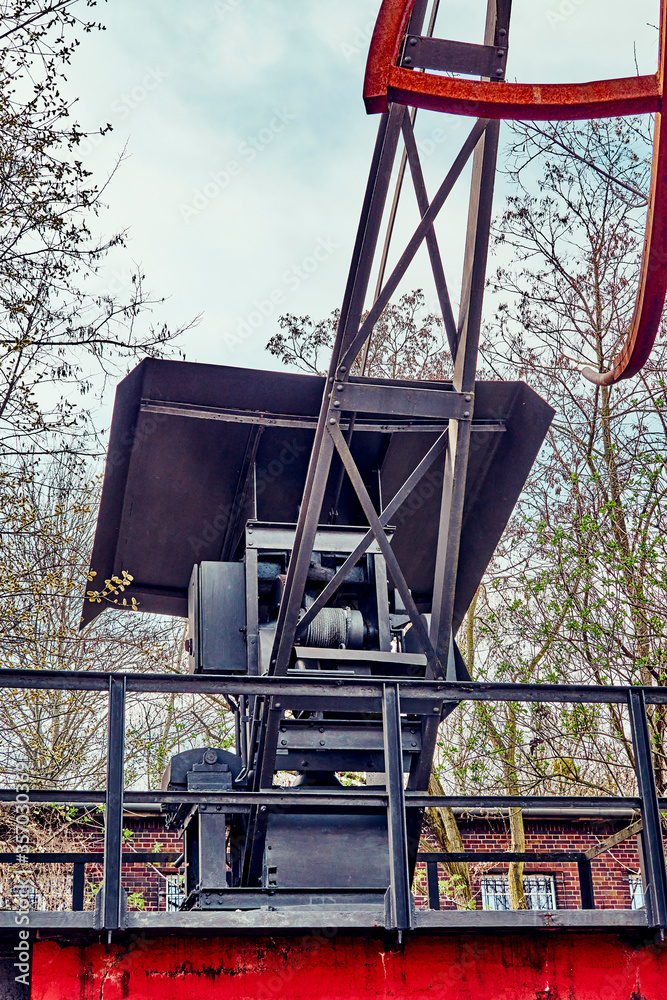 Φωτογραφία Abandoned railway crane of a former freight station from the late 19th century in Berlin, Germany