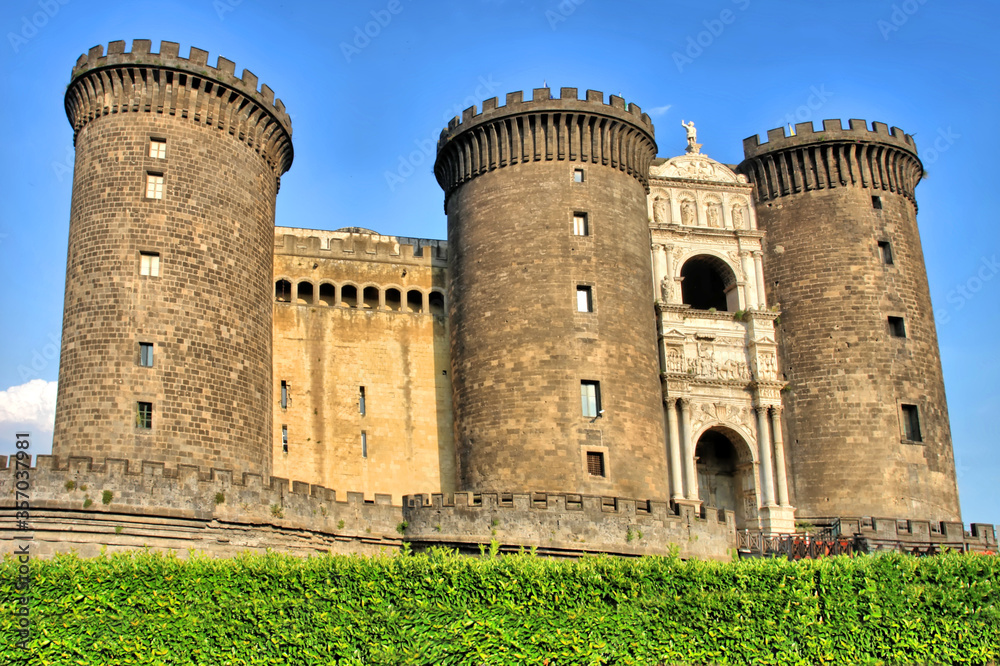Castel Nuovo or 