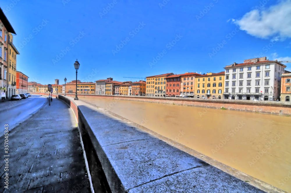 Obraz premium Pisa - city and comune in Tuscany, central Italy, straddling the Arno river.