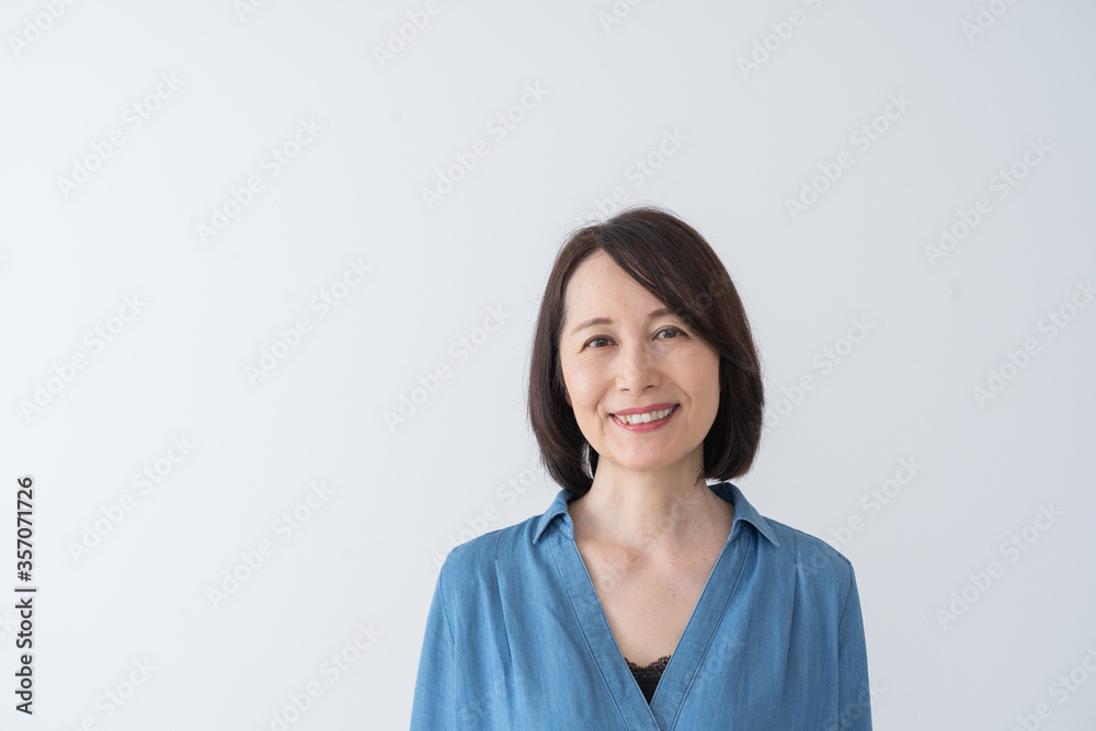 ミドル シニア女性 ポートレート ミドル シニア女性 ポートレート