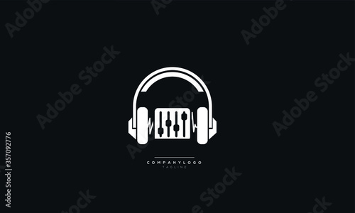 Modern headphone music beat icon business logo design