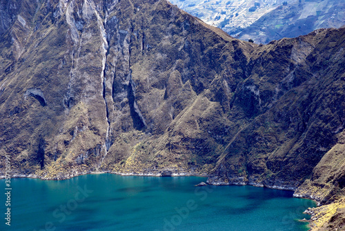 Fototapeta Naklejka Na Ścianę i Meble -  View of Quilotoa a water-filled caldera and the most western volcano in the Ecuadorian Andes.