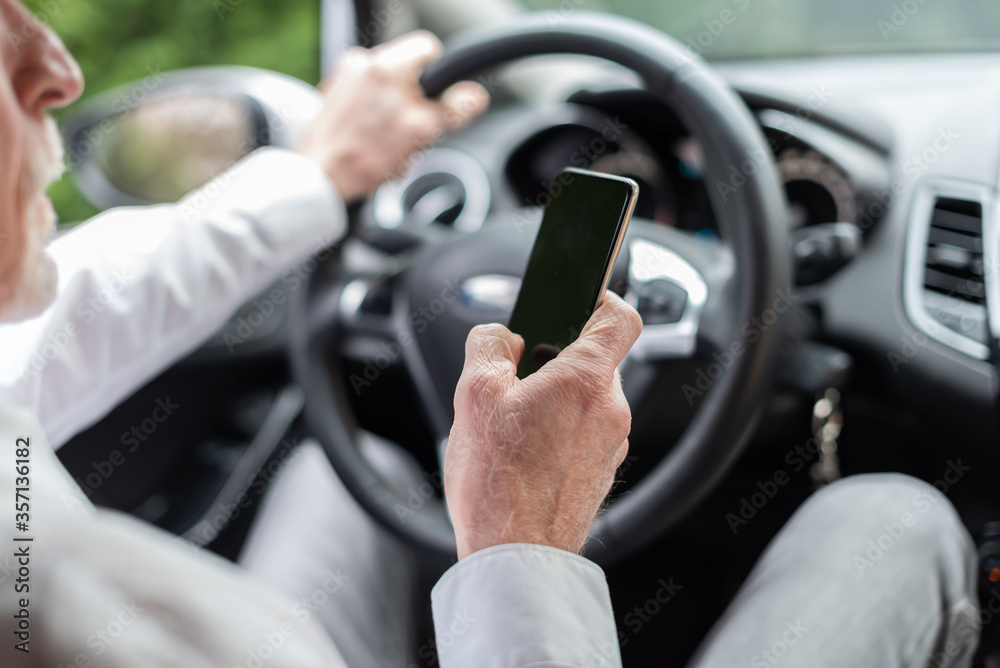 Using mobile phone while driving