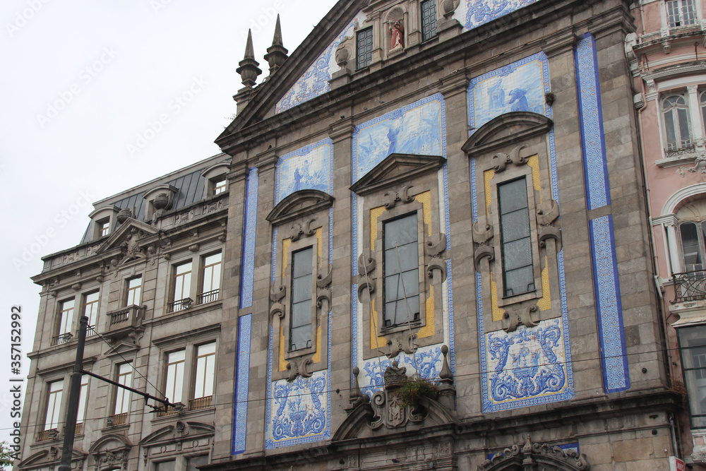 Fototapeta premium Congregados church in porto (portugal)