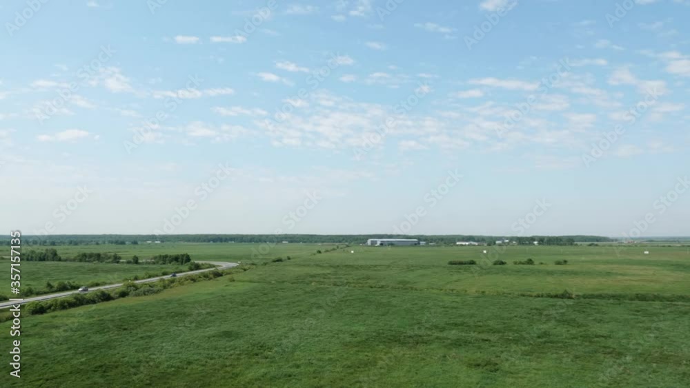 The clean field of the camera pass is left to the right The clean field of the camera pass is left to the right