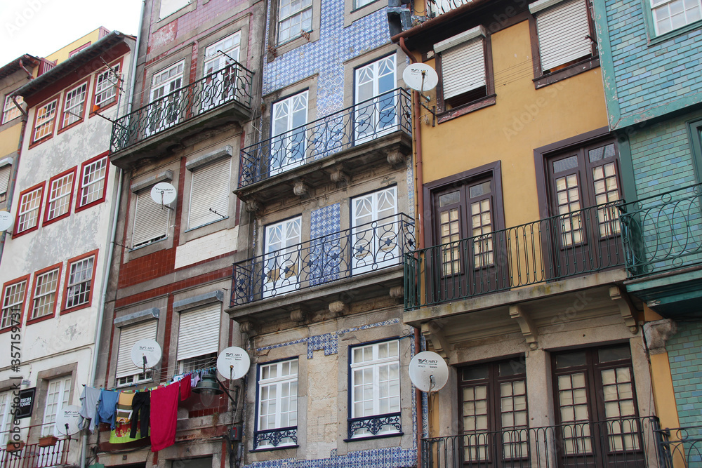 houses in porto (portugal)