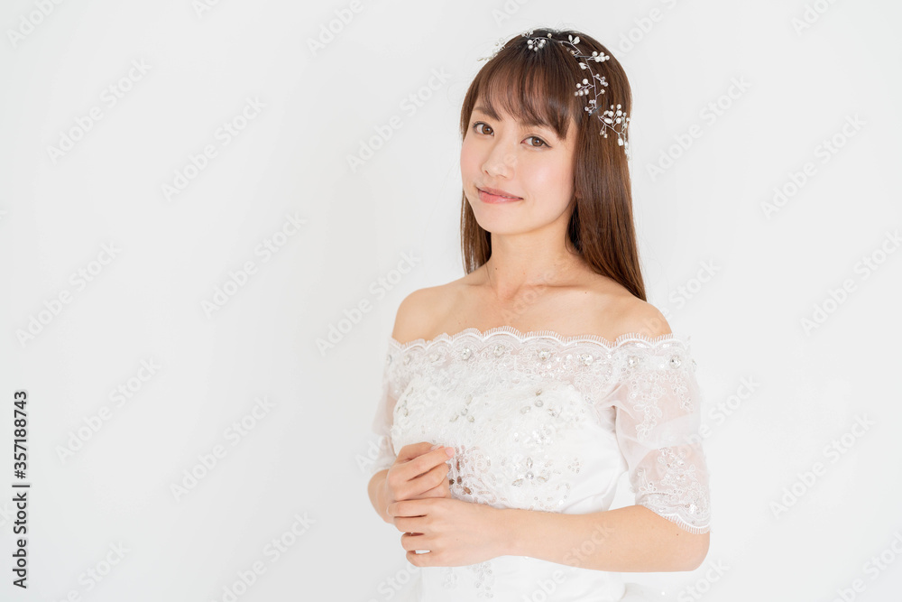 ドレスを着たはなよめ ドレスを着たはなよめ