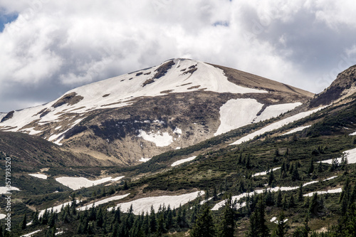 Svydovets ridge in spring photo