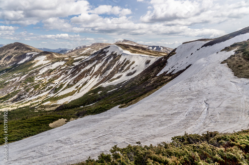 Svydovets ridge in spring photo