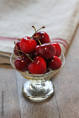 bing cherry fruits, american sweet cherry