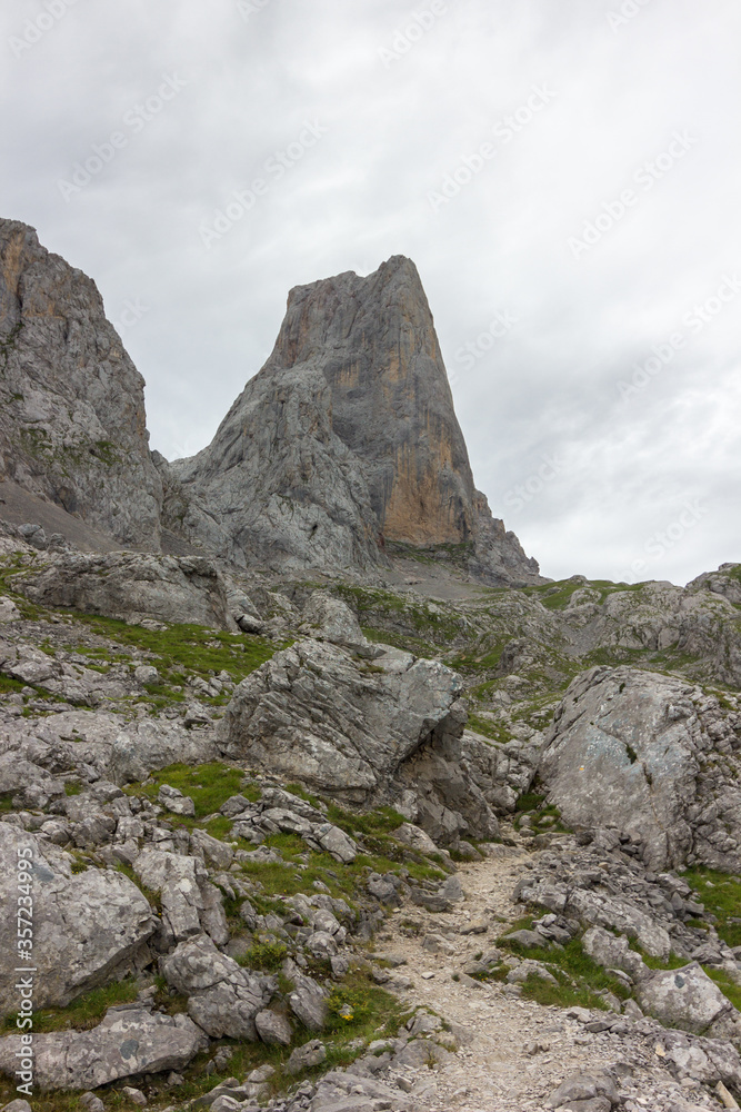 Fototapeta premium Naranjo de Bulnes mountain in Asturias (Spain)
