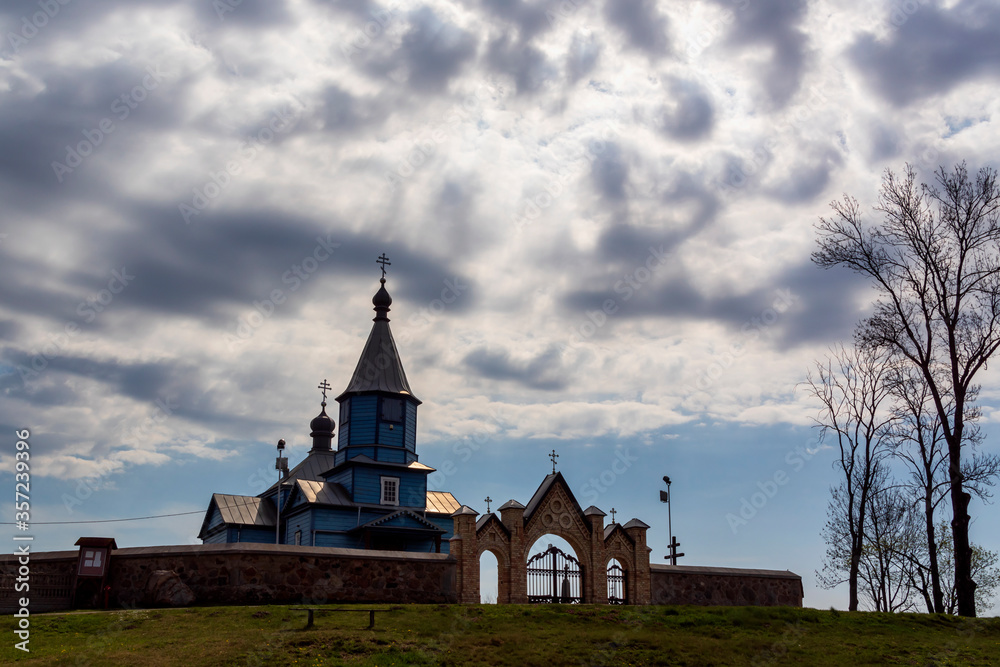 Zabytkowa drewniana cerkiew pw. Podwyższenia Krzyża Pańskiego w Kożanach , Podlasie, Polska