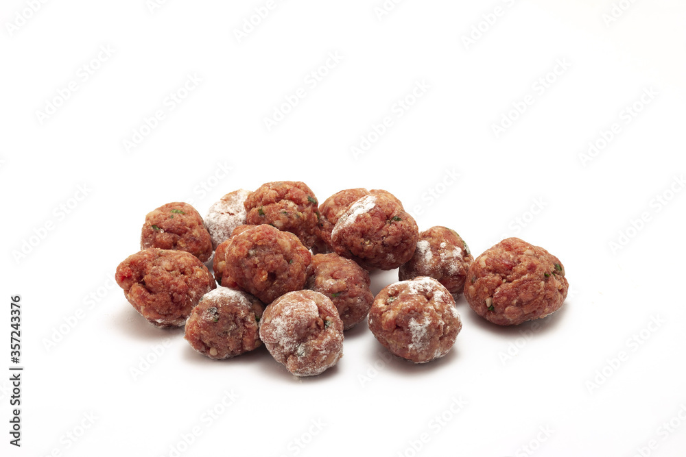 meatballs flavored with parsley