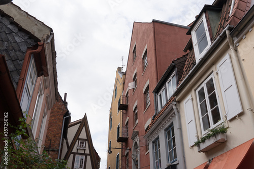 Alte Häuser in den engen Gassen des historischen Altstadtviertel "Schnoor" in Bremen
