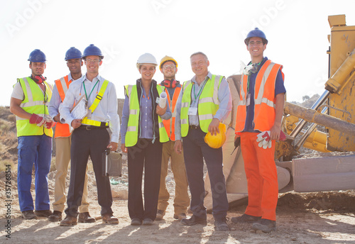 Billede på lærred Workers and business people smiling at quarry