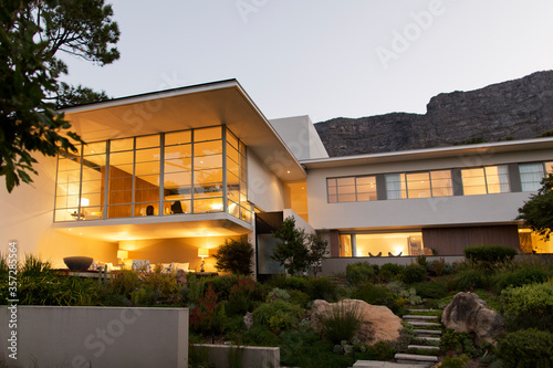 Принти на полотні Landscaping in front of modern house