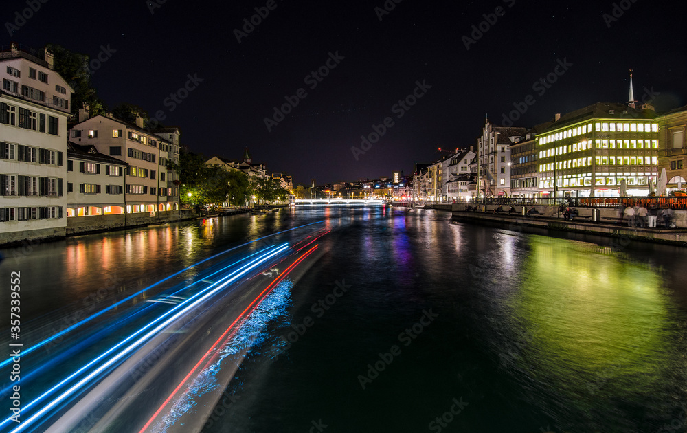 Night in Zurich, long exposure of a boat