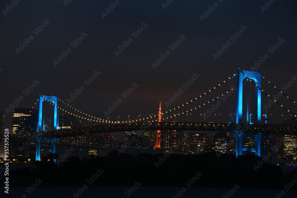 Obraz premium Blue rainbow bridge in Tokyo