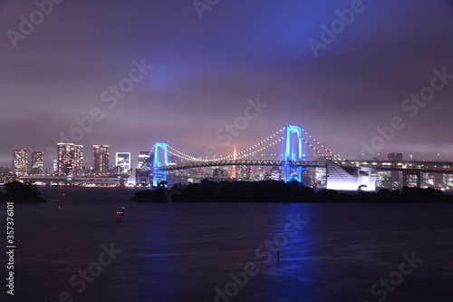 Blue rainbow bridge in Tokyo © kubocyannn