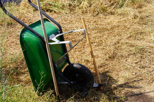 Carretilla en huerta