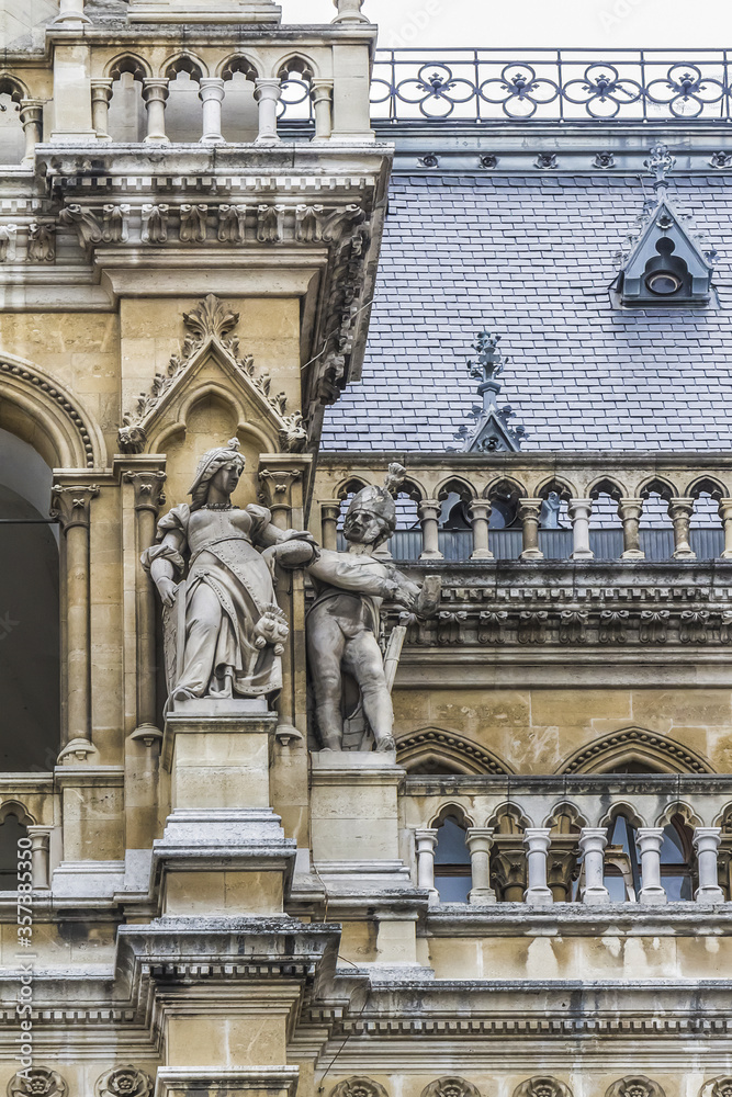 Fototapeta premium Neo-Gothic style City Hall building (Rathaus, 1883) in Vienna, Austria.