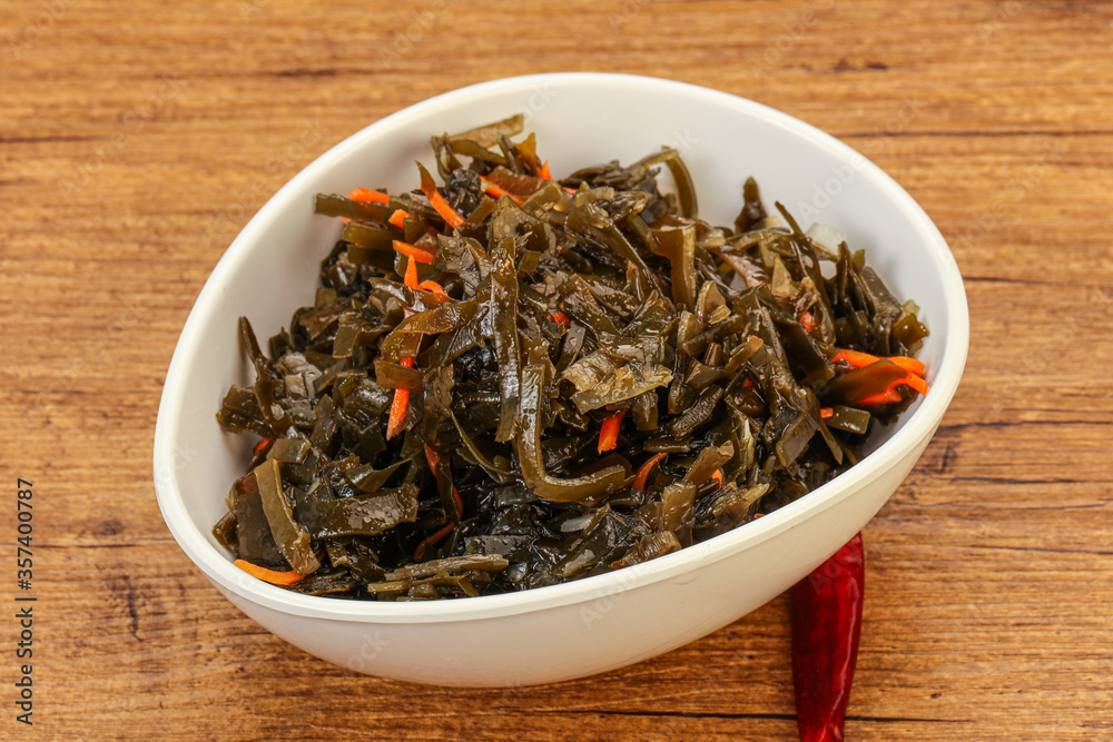 Seaweed cabbage with carrot and sesame Seaweed cabbage with carrot and sesame