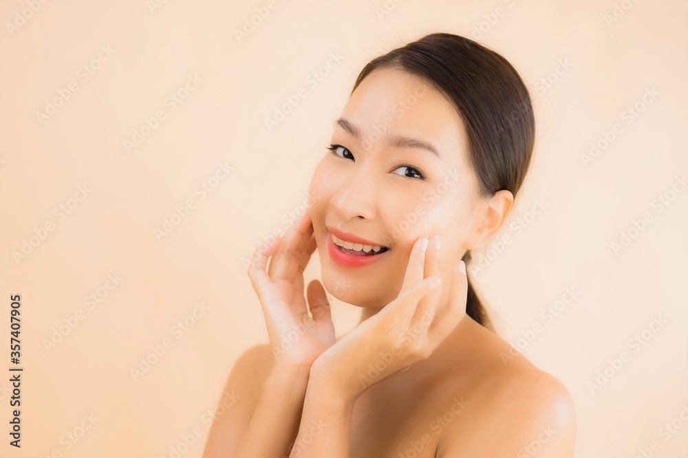 Portrait beautiful young asian face woman with beauty spa concept Portrait beautiful young asian face woman with beauty spa concept